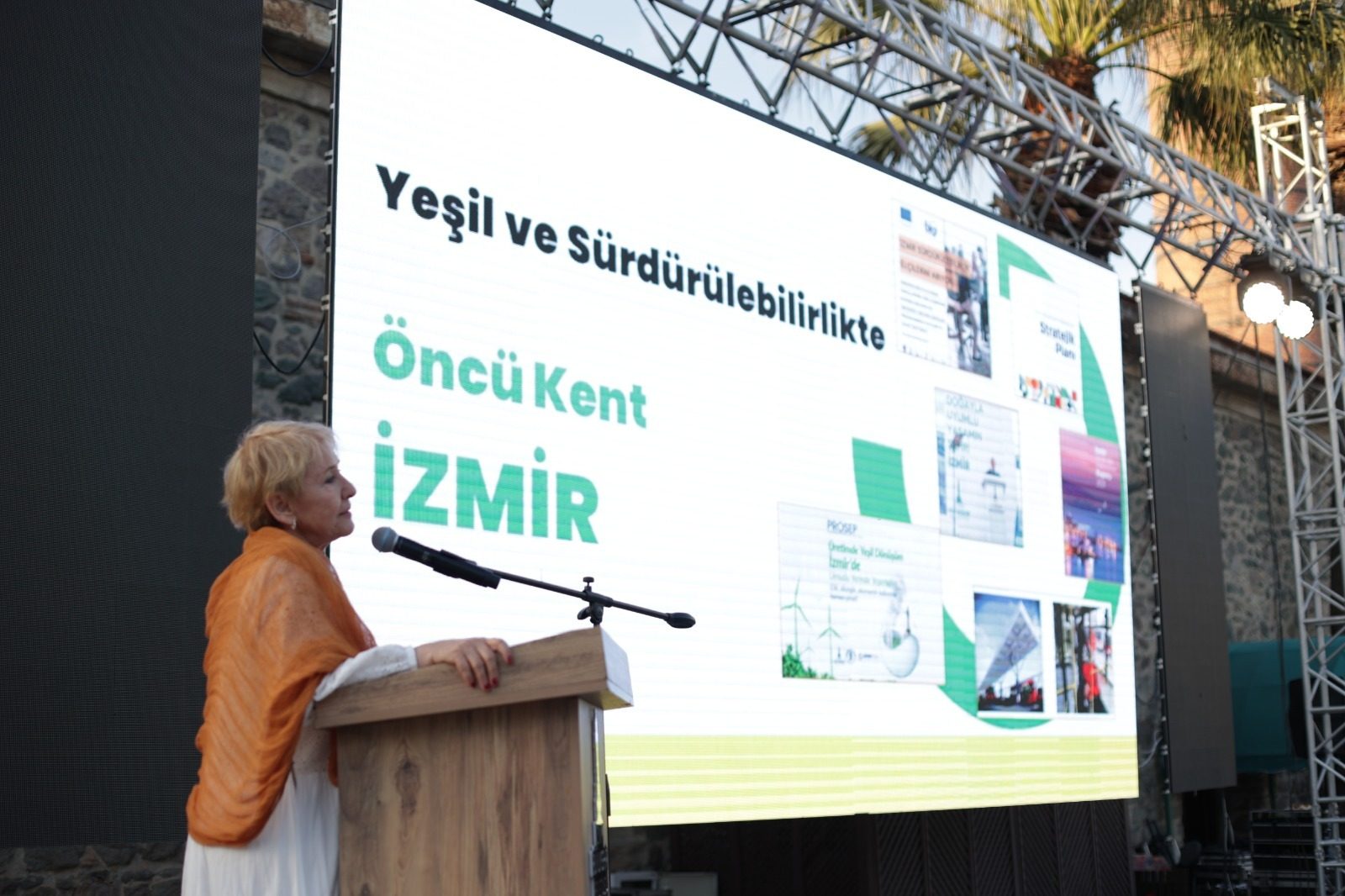 Kürsüde konuşma: Yeşil ve Sürdürülebilirlikte Öncü Kent İzmir